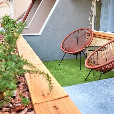 Life Apartment